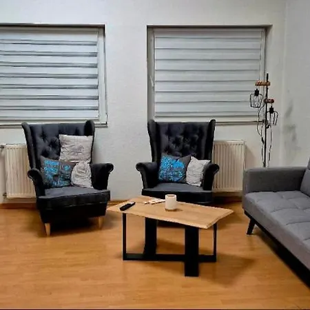 - Monteurwohnung Am Nauerhof Appartement *